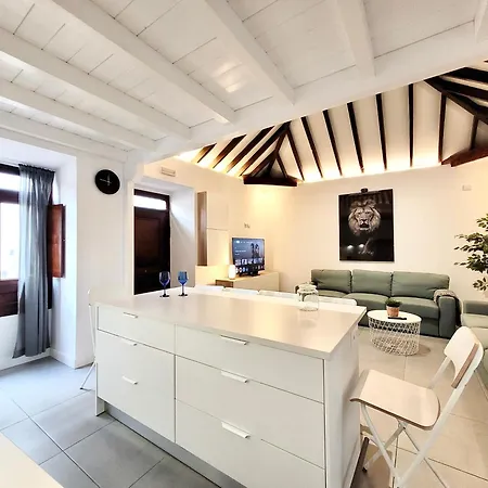 Casa *